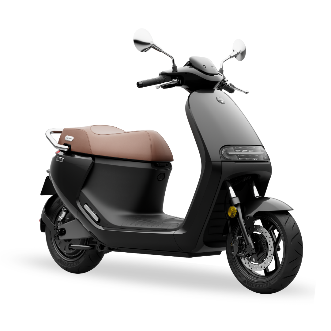 E150 S black and brown seat Side view